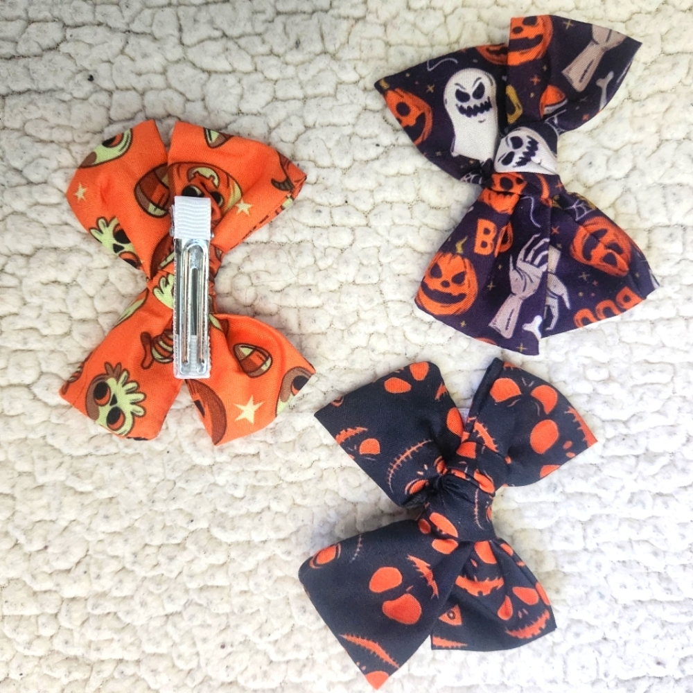 Clip in bows